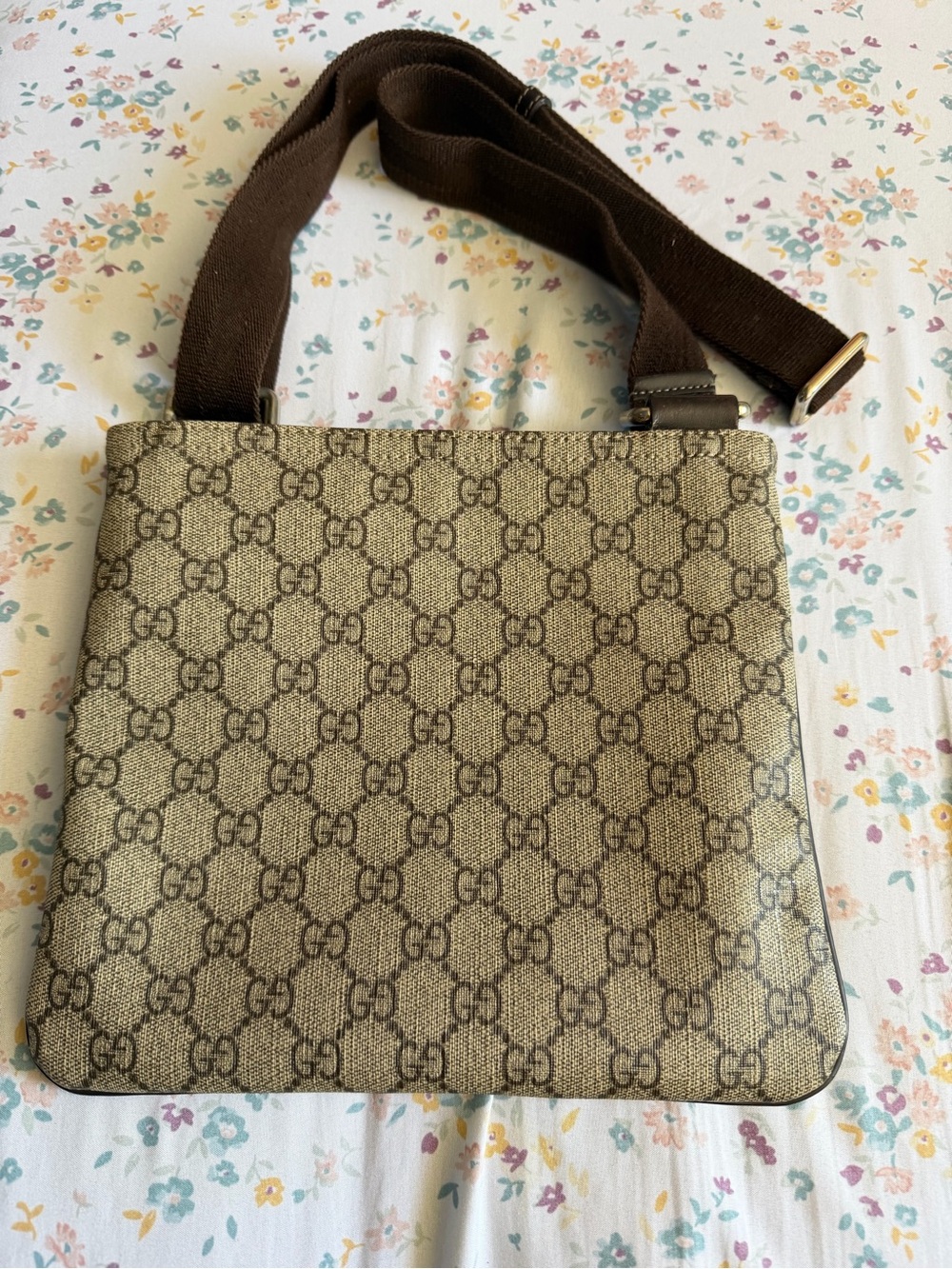 Gucci Beige GG Supreme Canvas Messenger Bag with Brown Strap - Picture 2 of 10